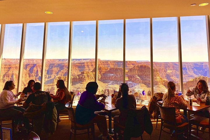 Tour di un'intera giornata al Grand Canyon West da Las Vegas, con viste iconiche e Skywalk opzionale, foto 9 | wizardtrip