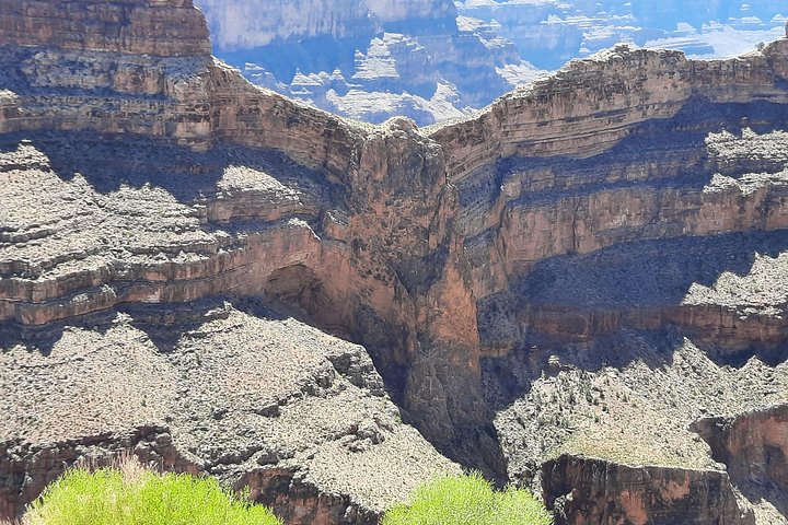 Tour di un'intera giornata al Grand Canyon West da Las Vegas, con viste iconiche e Skywalk opzionale, foto 33 | wizardtrip