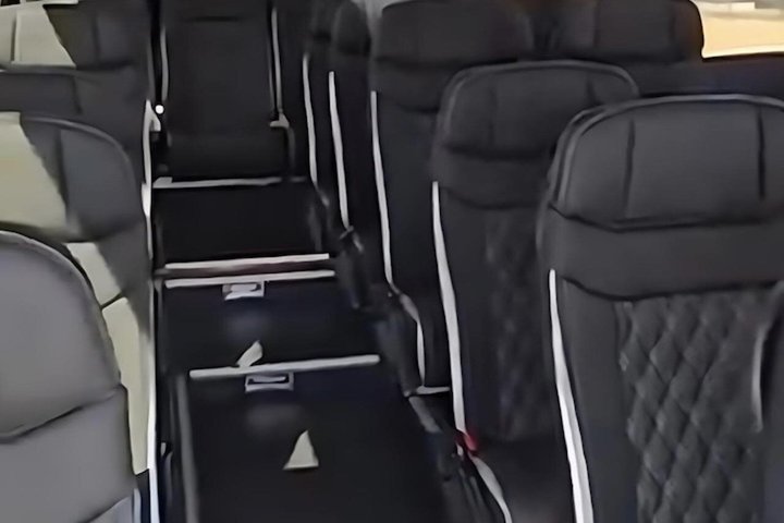 Autobús turístico de lujo atravesando parques nacionales escénicos cerca de Las Vegas, foto 8 | wizardtrip