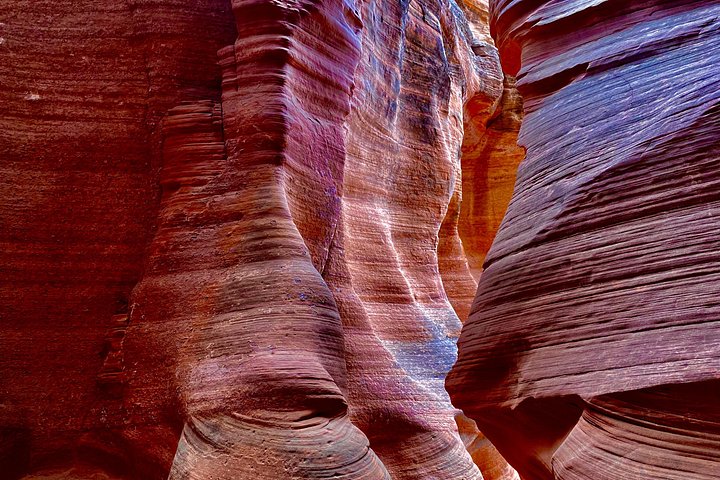 Utforsk de fantastiske slot canyon-formasjonene i Antelope Canyon X nær Page, Arizona, foto 13 | wizardtrip
