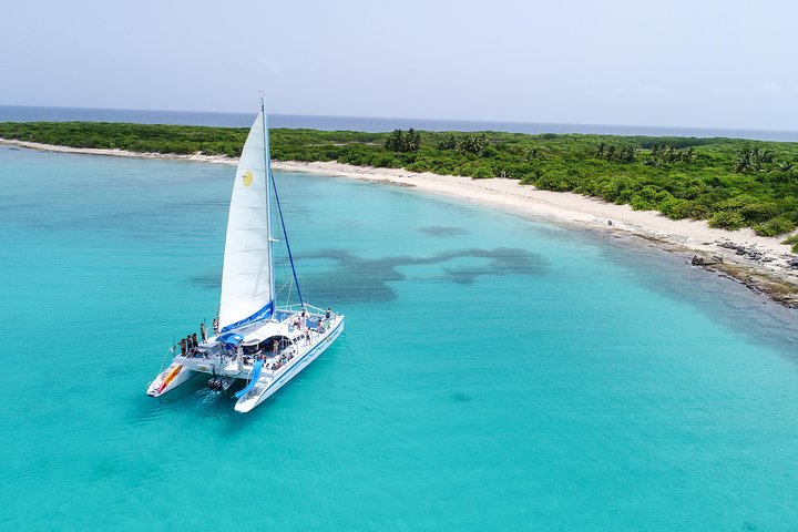 Gita in catamarano all'isola di Icacos da Fajardo, Porto Rico, con snorkeling e attività balneari, foto 9 | wizardtrip
