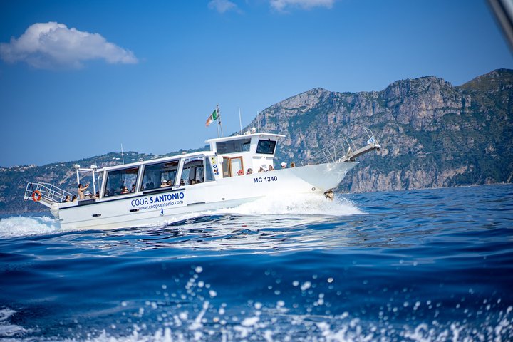 Schilderachtige boottocht langs de Amalfikust, bezoek aan Amalfi en Positano vanuit Sorrento, foto 6 | wizardtrip