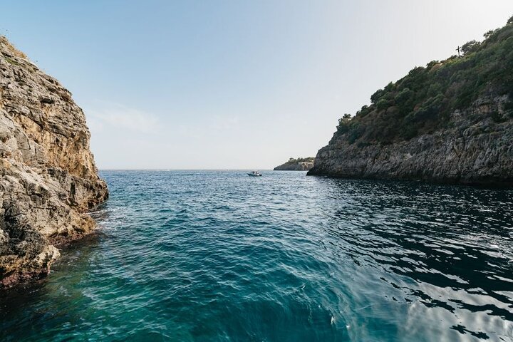 Schilderachtige boottocht langs de Amalfikust, bezoek aan Amalfi en Positano vanuit Sorrento, foto 20 | wizardtrip