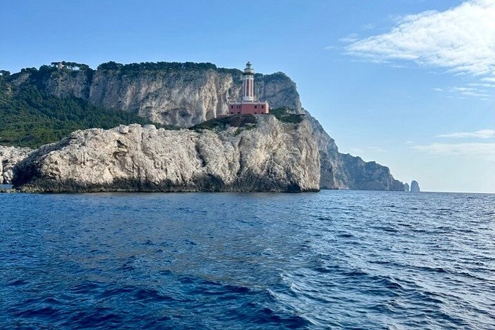 Delt bådtur til Capri øen fra Sorrento, Italien, med naturskøn udsigt og ø-udforskning, foto 14 | wizardtrip