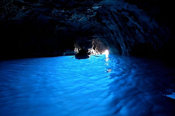 Delt bådtur til Capri øen fra Sorrento, Italien, med naturskøn udsigt og ø-udforskning, foto 17 | wizardtrip