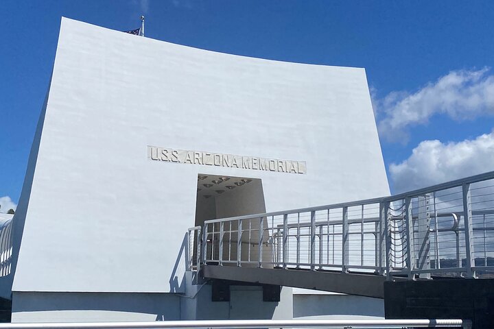 Eine historische Tour durch Pearl Harbor und Honolulu, einschließlich des USS Arizona Memorial und des Iolani Palace, Foto 6 | wizardtrip