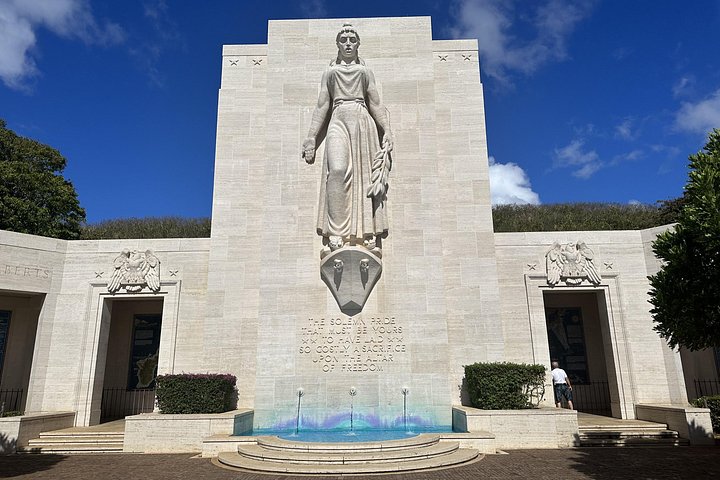 Eine historische Tour durch Pearl Harbor und Honolulu, einschließlich des USS Arizona Memorial und des Iolani Palace, Foto 10 | wizardtrip