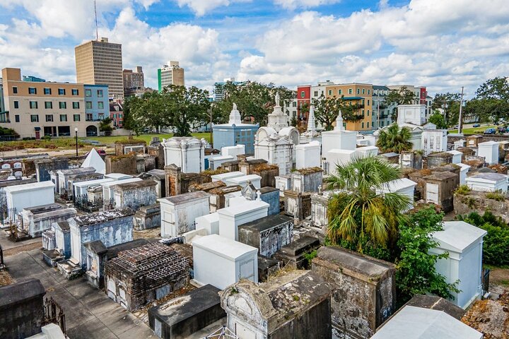 St. Louis Cemetery No. 1 Official Walking Tour | wizardtrip