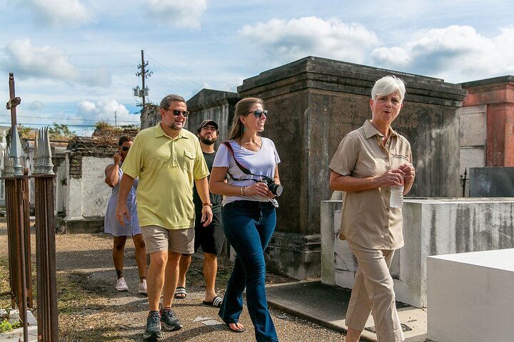 Offisiell vandretur på St. Louis Cemetery No. 1 i New Orleans, som viser historiske graver og gravsteder, foto 9 | wizardtrip