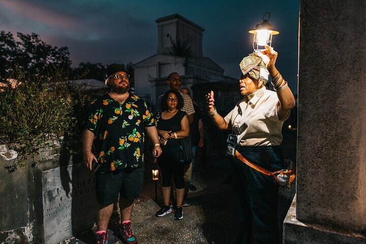 Offisiell vandretur på St. Louis Cemetery No. 1 i New Orleans, som viser historiske graver og gravsteder, foto 12 | wizardtrip