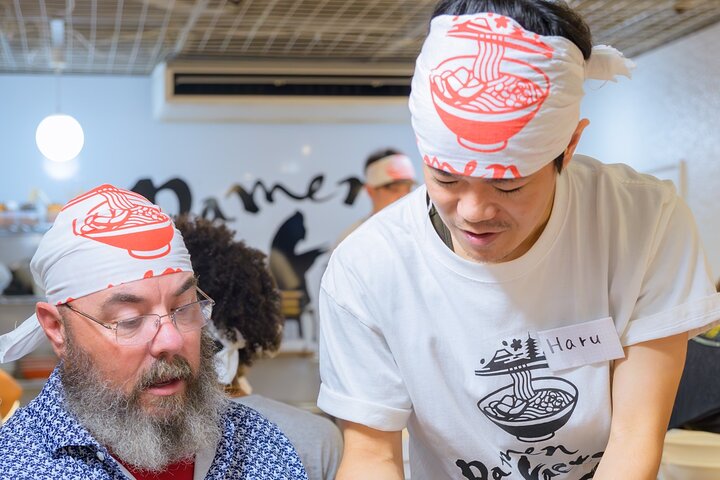 Lernen Sie, authentische Ramen von Hand in Kyoto, Japan, zuzubereiten, einschließlich Nudeln, Suppe und Toppings, Foto 6 | wizardtrip