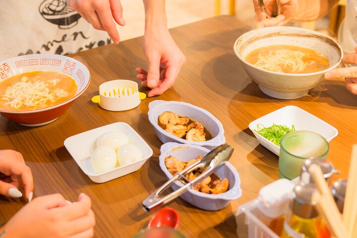 Lernen Sie, authentische Ramen von Hand in Kyoto, Japan, zuzubereiten, einschließlich Nudeln, Suppe und Toppings, Foto 9 | wizardtrip