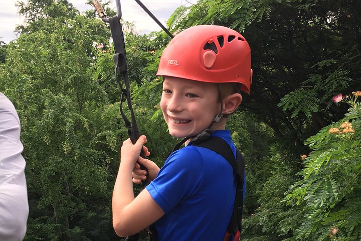 Oplev spændingen ved at zipline gennem junglen i Coral Crater Adventure Park på Oahu, foto 13 | wizardtrip