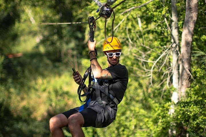 Oplev spændingen ved at zipline gennem junglen i Coral Crater Adventure Park på Oahu, foto 17 | wizardtrip