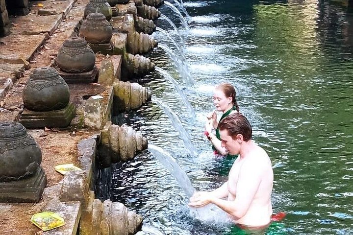 Privé rondleiding door Ubud's Apenbos, Tegalalang Rijstterrassen, Bali Swing, vulkaan Batur, warmwaterbronnen, Tirta Empul Tempel en Tegenungan Waterval, foto 11 | wizardtrip