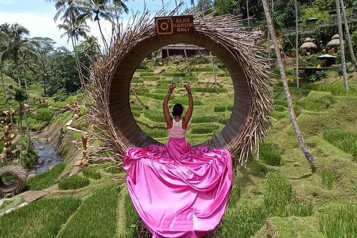 Privé rondleiding door Ubud's Apenbos, Tegalalang Rijstterrassen, Bali Swing, vulkaan Batur, warmwaterbronnen, Tirta Empul Tempel en Tegenungan Waterval, foto 17 | wizardtrip