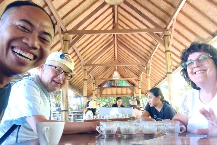 Privé rondleiding door Ubud's Apenbos, Tegalalang Rijstterrassen, Bali Swing, vulkaan Batur, warmwaterbronnen, Tirta Empul Tempel en Tegenungan Waterval, foto 40 | wizardtrip