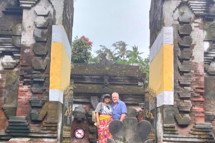 Privé rondleiding door Ubud's Apenbos, Tegalalang Rijstterrassen, Bali Swing, vulkaan Batur, warmwaterbronnen, Tirta Empul Tempel en Tegenungan Waterval, foto 43 | wizardtrip