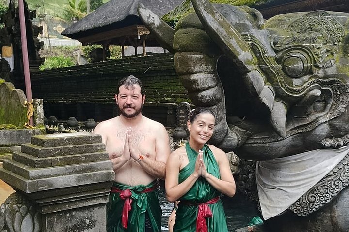 Privé rondleiding door Ubud's Apenbos, Tegalalang Rijstterrassen, Bali Swing, vulkaan Batur, warmwaterbronnen, Tirta Empul Tempel en Tegenungan Waterval, foto 51 | wizardtrip