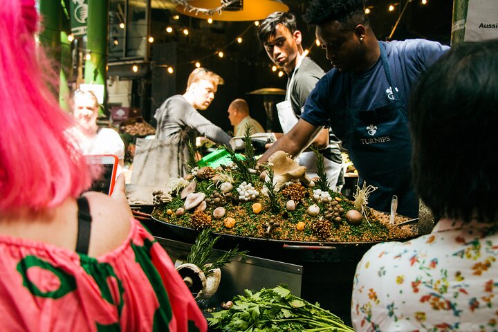 A guided food tour exploring Borough Market and London Bridge, tasting local British delicacies, photo 7 | wizardtrip