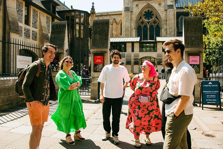 A guided food tour exploring Borough Market and London Bridge, tasting local British delicacies, photo 10 | wizardtrip