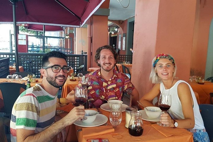 En guidet madtur i Bologna, Italien, der viser lokale markeder og autentiske kulinariske oplevelser, foto 10 | wizardtrip
