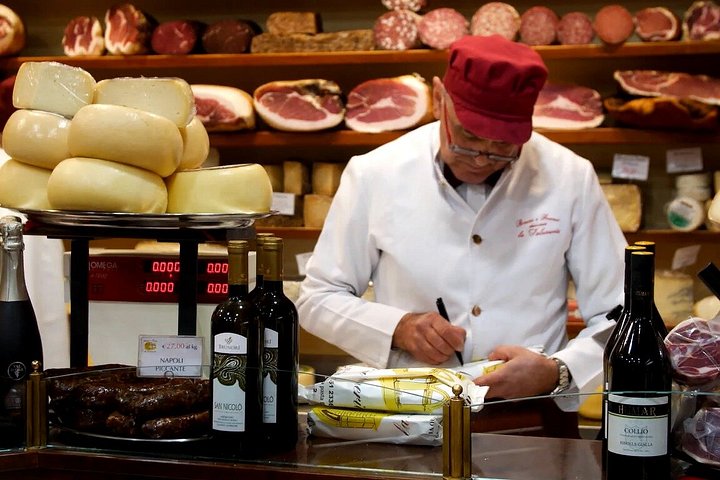 En guidet madtur i Bologna, Italien, der viser lokale markeder og autentiske kulinariske oplevelser, foto 20 | wizardtrip