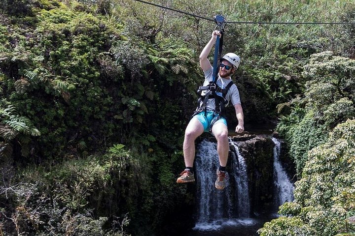Zipline-avontuur over watervallen en weelderige landschappen op het Big Island van Hawaï, foto 18 | wizardtrip