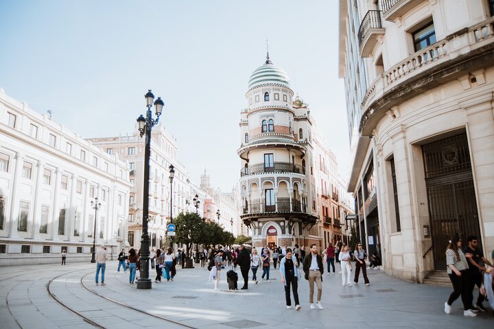 Walking tour of Seville's historic old town, featuring landmarks like Plaza de España and the Cathedral, photo 14 | wizardtrip
