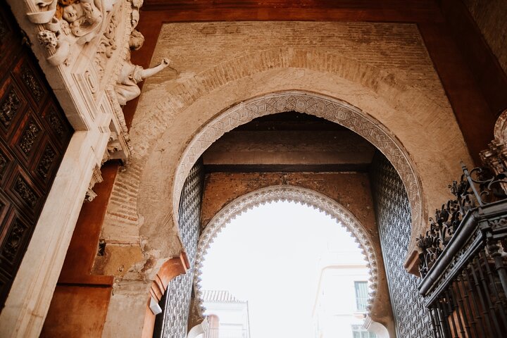 Walking tour of Seville's historic old town, featuring landmarks like Plaza de España and the Cathedral, photo 15 | wizardtrip