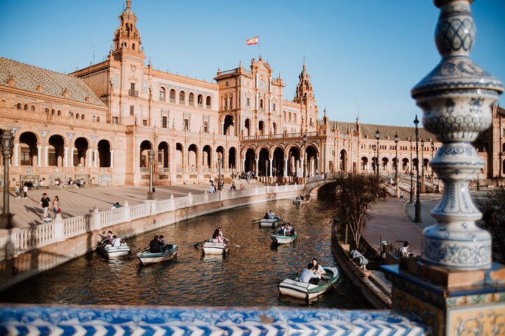 Walking tour of Seville's historic old town, featuring landmarks like Plaza de España and the Cathedral, photo 26 | wizardtrip