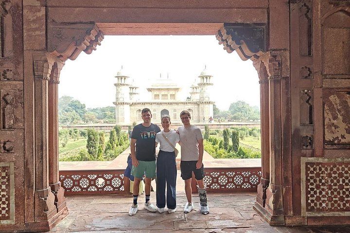 Circuit privé de 2 jours / 1 nuit à Agra au départ de Delhi, visitant le Taj Mahal, le Fort d'Agra et Fatehpur Sikri, photo 36 | wizardtrip