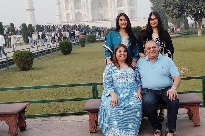 Circuit privé de 2 jours / 1 nuit à Agra au départ de Delhi, visitant le Taj Mahal, le Fort d'Agra et Fatehpur Sikri, photo 37 | wizardtrip