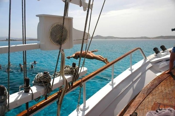 The Authentic Rhenia-Delos Cruise | wizardtrip
