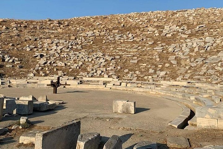 Un crucero escénico en barco desde Mykonos a las islas de Rhenia y Delos, con natación y barbacoa, foto 18 | wizardtrip
