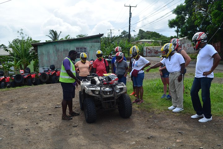 ATV-tur genom frodiga landskap och historiska platser på St. Lucia, foto 25 | wizardtrip