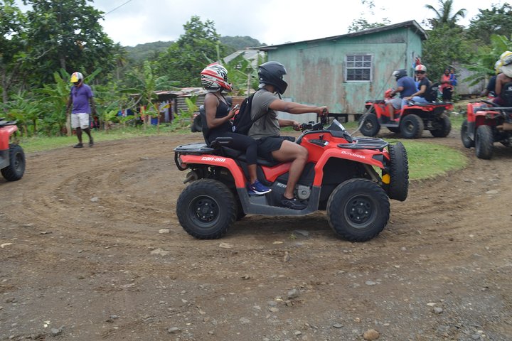 ATV-tur genom frodiga landskap och historiska platser på St. Lucia, foto 26 | wizardtrip