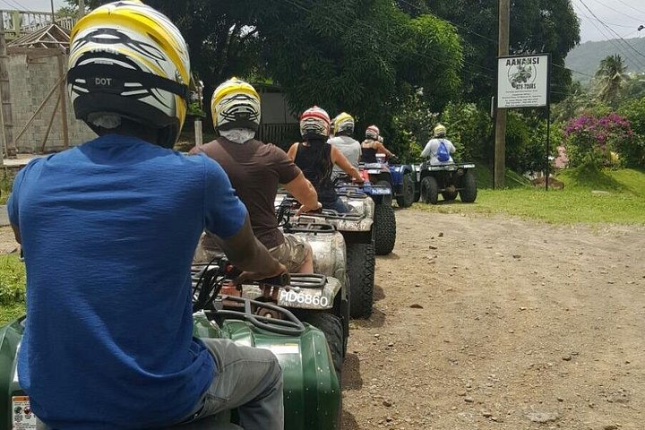 ATV-tur genom frodiga landskap och historiska platser på St. Lucia, foto 28 | wizardtrip