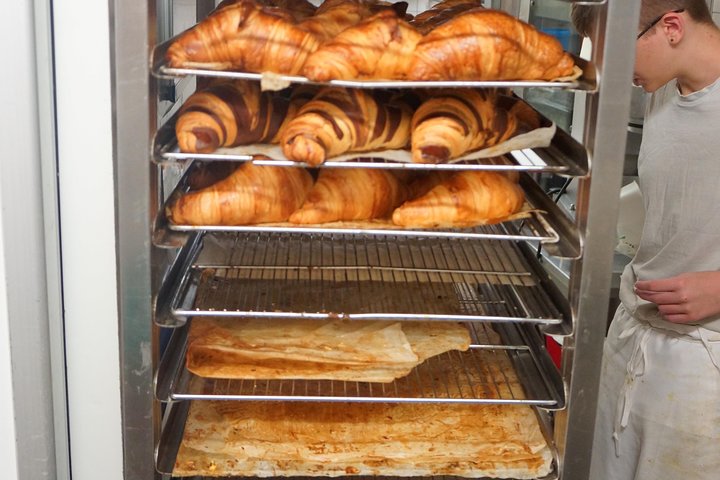 Hands-on French pastry baking class in a Parisian bakery, Le Marais, photo 6 | wizardtrip