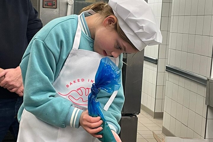 Hands-on French pastry baking class in a Parisian bakery, Le Marais, photo 8 | wizardtrip