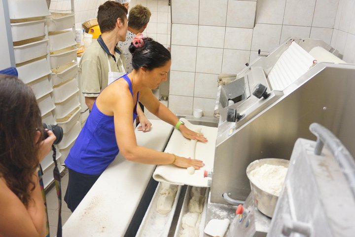 Hands-on French pastry baking class in a Parisian bakery, Le Marais, photo 13 | wizardtrip