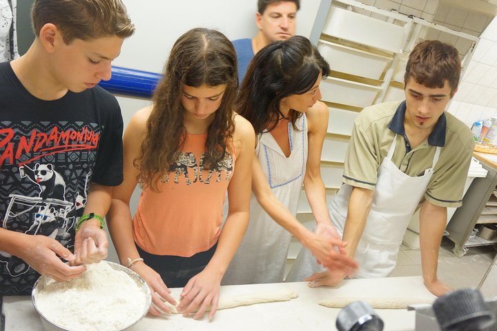 Hands-on French pastry baking class in a Parisian bakery, Le Marais, photo 16 | wizardtrip