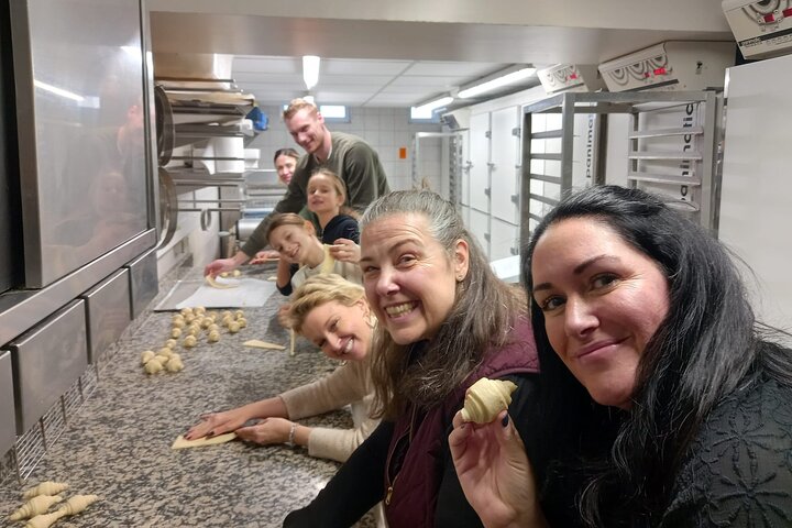 Hands-on French pastry baking class in a Parisian bakery, Le Marais, photo 22 | wizardtrip