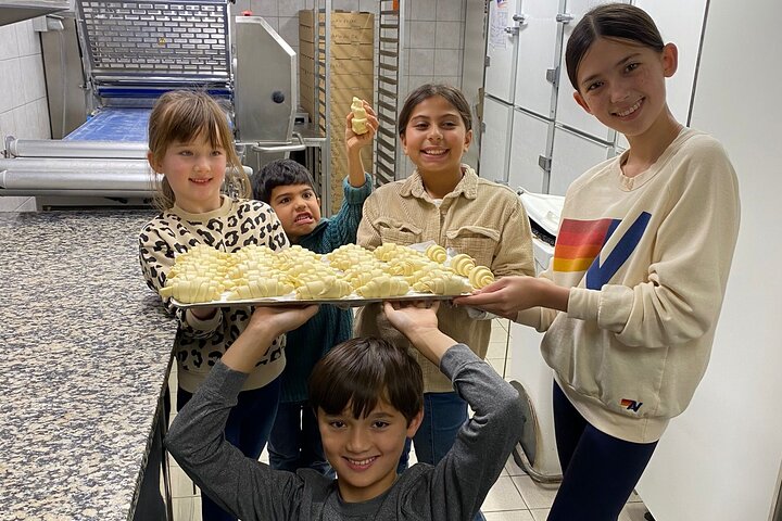 Hands-on French pastry baking class in a Parisian bakery, Le Marais, photo 41 | wizardtrip