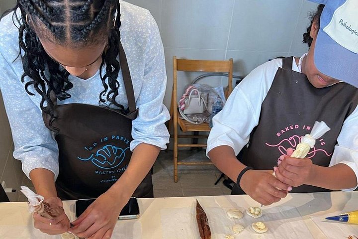 Atelier de macarons en famille dans une cuisine parisienne, photo 12 | wizardtrip