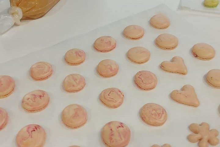 Atelier de macarons en famille dans une cuisine parisienne, photo 16 | wizardtrip