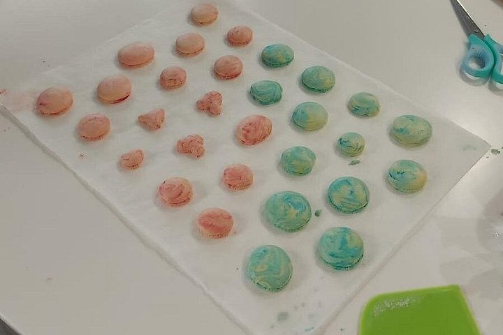 Atelier de macarons en famille dans une cuisine parisienne, photo 18 | wizardtrip