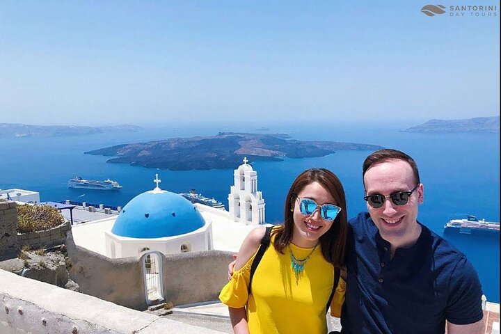 Tour privado personalizado pelos destaques de Santorini, incluindo Oia, cúpulas azuis e praias, foto 9 | wizardtrip