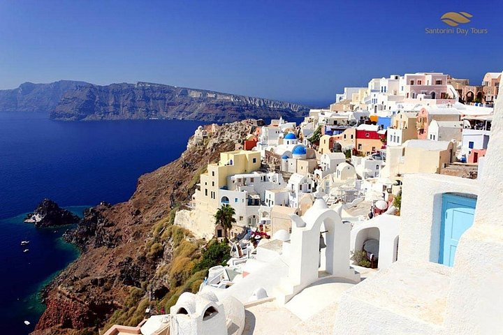 Tour privado personalizado pelos destaques de Santorini, incluindo Oia, cúpulas azuis e praias, foto 22 | wizardtrip