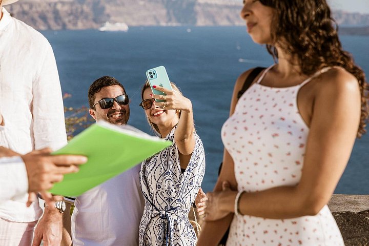Tour privado personalizado pelos destaques de Santorini, incluindo Oia, cúpulas azuis e praias, foto 26 | wizardtrip